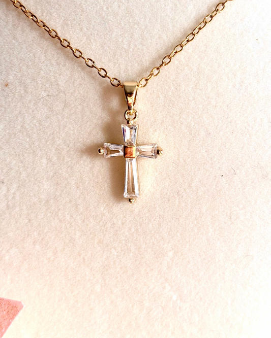 Cruz de Gracia Necklace