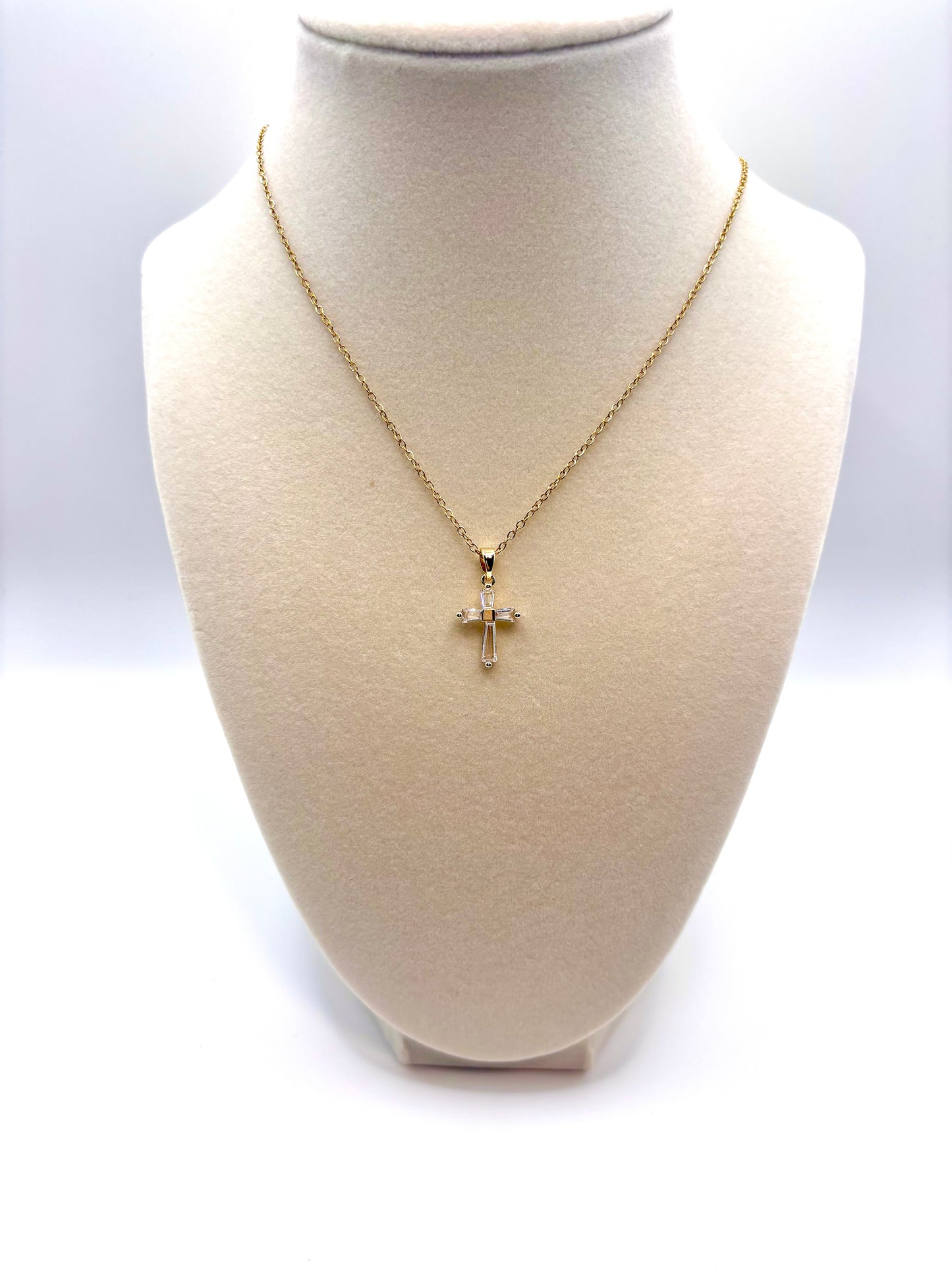 Cruz de Gracia Necklace