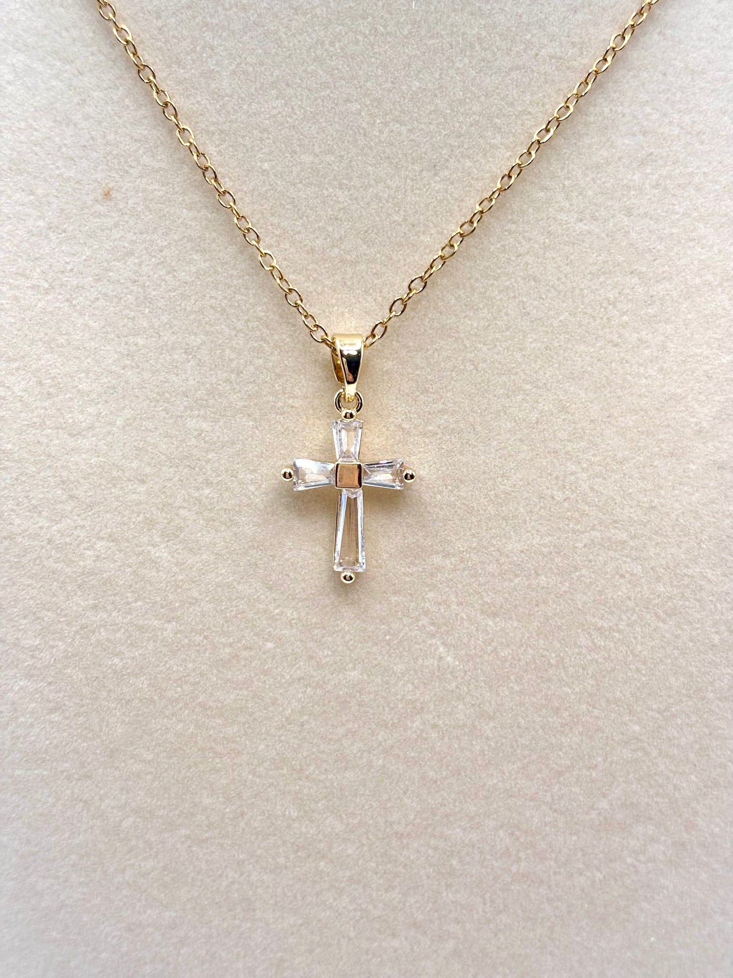 Cruz de Gracia Necklace