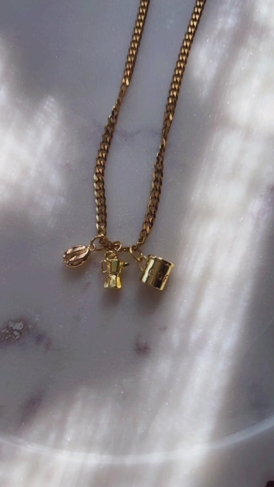 Café en el Campo Necklace
